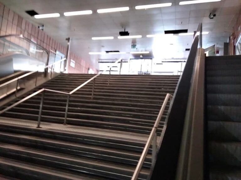 metropolitana — Genova